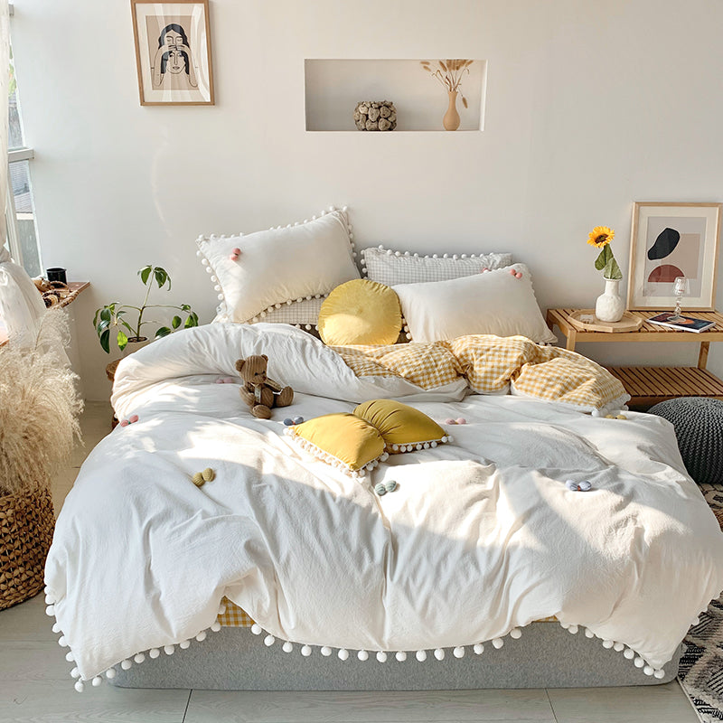White Pom Bedding Set