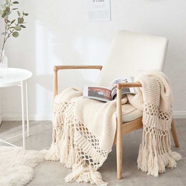 Chunky Knit Tassel Blanket
