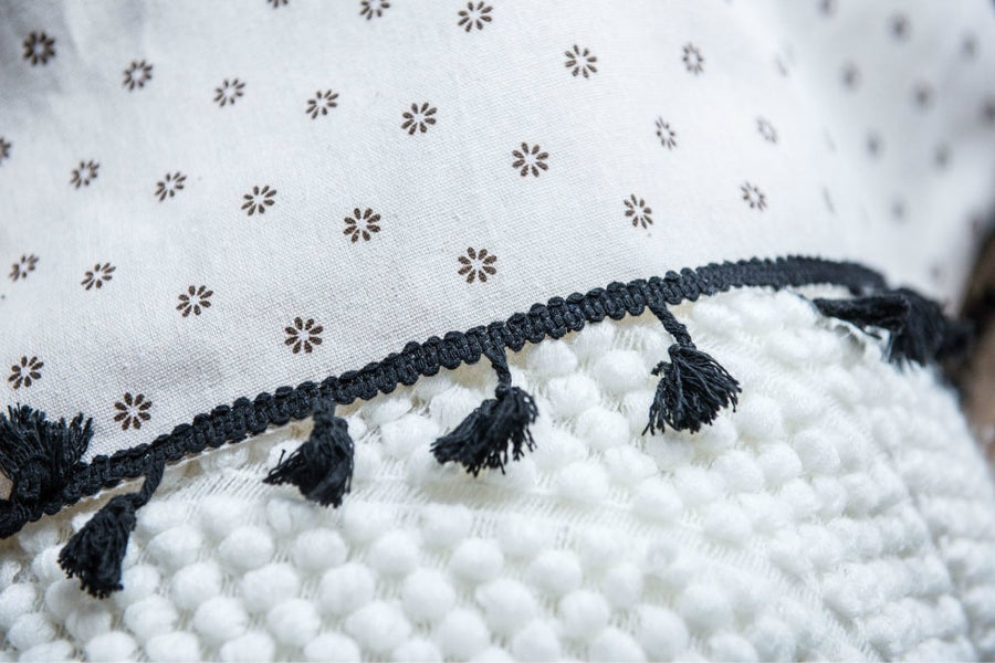 Black and White Daisy Tassel Curtain